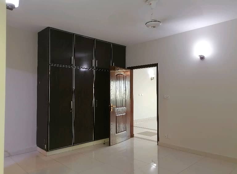 Affordable Flat Available For Sale In Askari 11 - Sector B Apartments 8