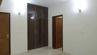 Flat Of 10 Marla For sale In Askari 11 - Sector B Apartments