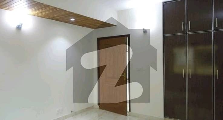 10 Marla Flat For Sale In Askari 11 - Sector B Apartments Lahore 7