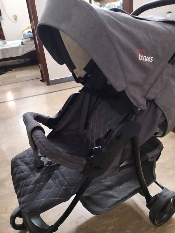 Baby stroller/ Pram Tinnies 3