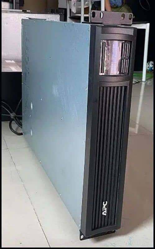 APC SMART UPS 1kva/2kva/3kva/4kva/5kva/10kva pure sine wave 9