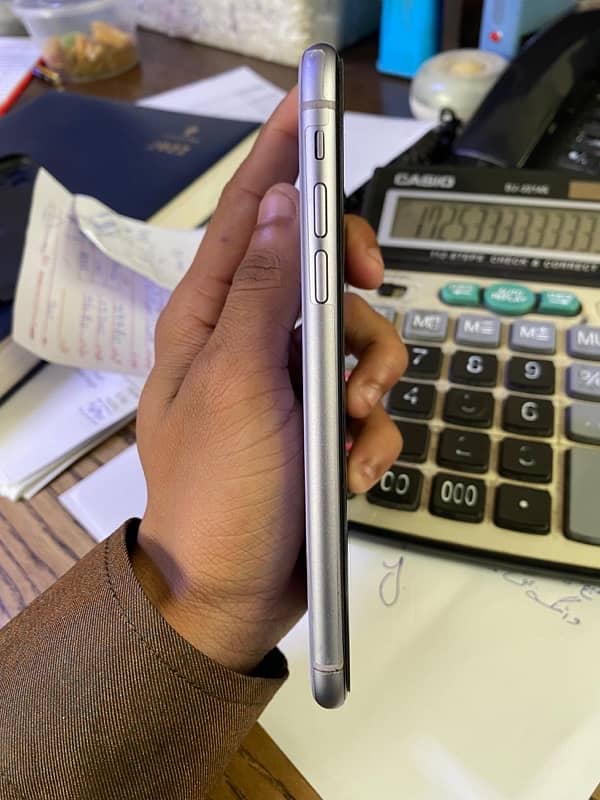 iphone 11 128GB NON PTA 5