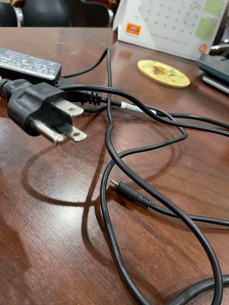 65W Laptop Charger Slightly Used, Type-C 65 watt, Any Laptop (Lenovo) 3