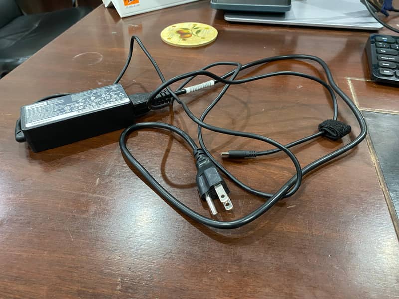 65W Laptop Charger Slightly Used, Type-C 65 watt, Any Laptop (Lenovo) 5