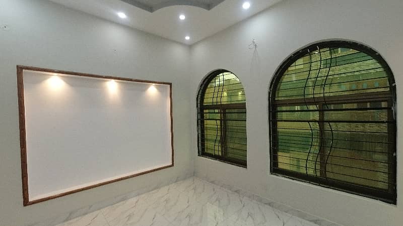 A Centrally Located House Is Available For Sale In Lahore 18