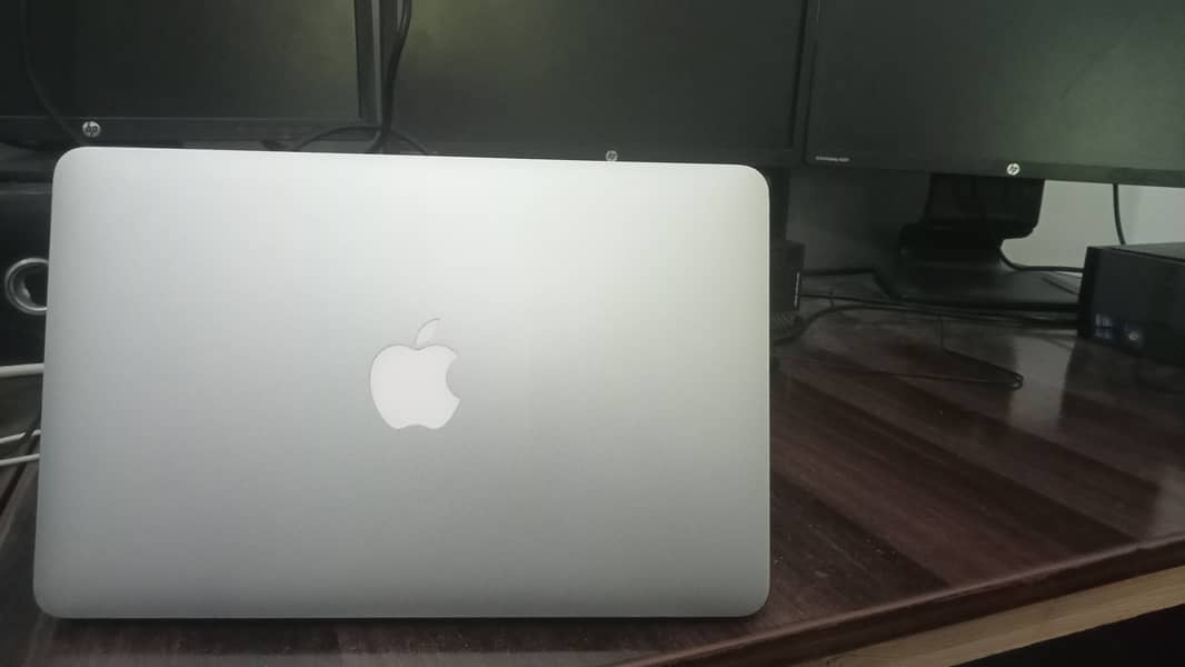 11 inch ; MacBook Air 2