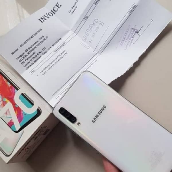 samsung A70 (128 gb) 0