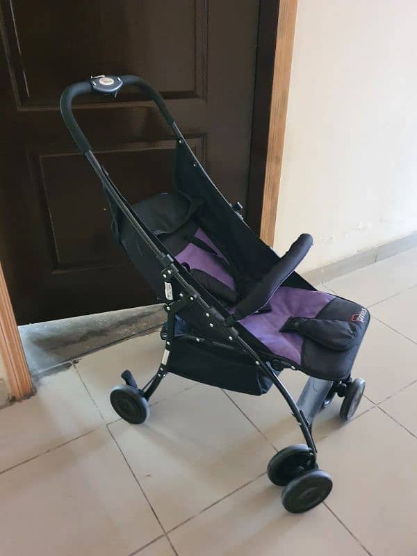 pram ,carry cot 2