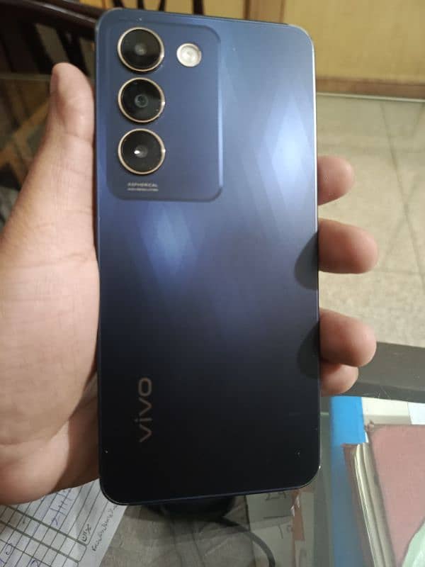 VIVO Y100 0