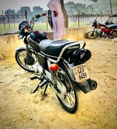 Honda 125 black Good working