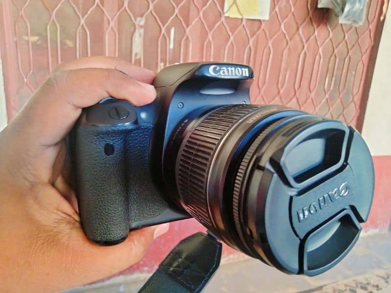 Canan 700D For Sale With Bag 2 Batterys 18-55 Lens 0