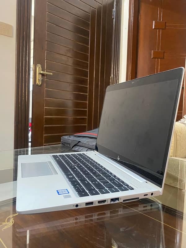 Hp elitebook 840 G5 core i5 8th generation 4