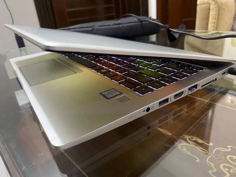 Hp elitebook 840 G5 core i5 8th generation 6