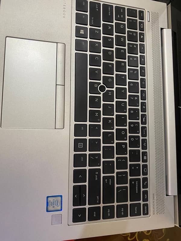 Hp elitebook 840 G5 core i5 8th generation 11