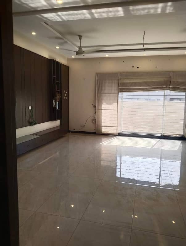 1 kanal stunning house for sale in dha phase 4 8