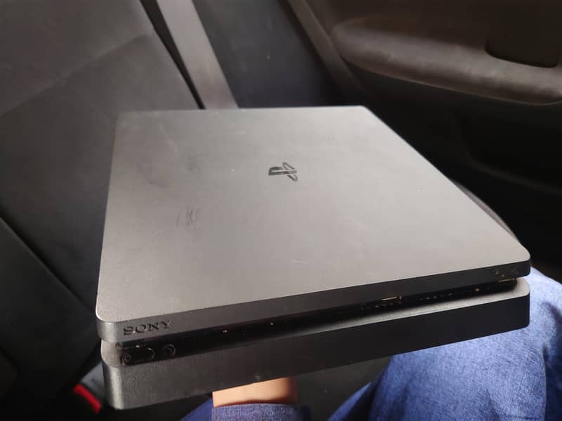 Playstation 4 Slim 2