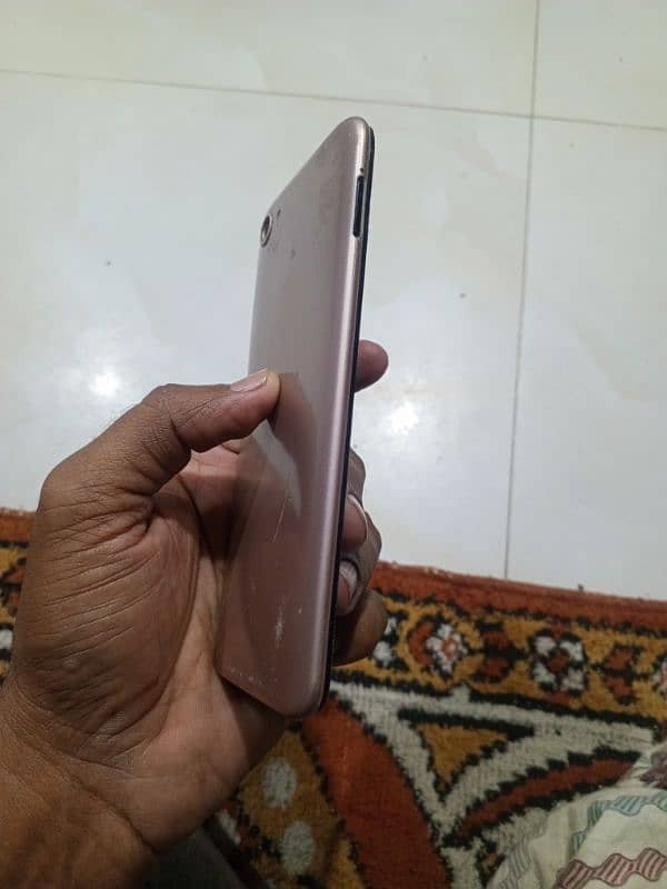 vivo y81s 6 128 good condition 3