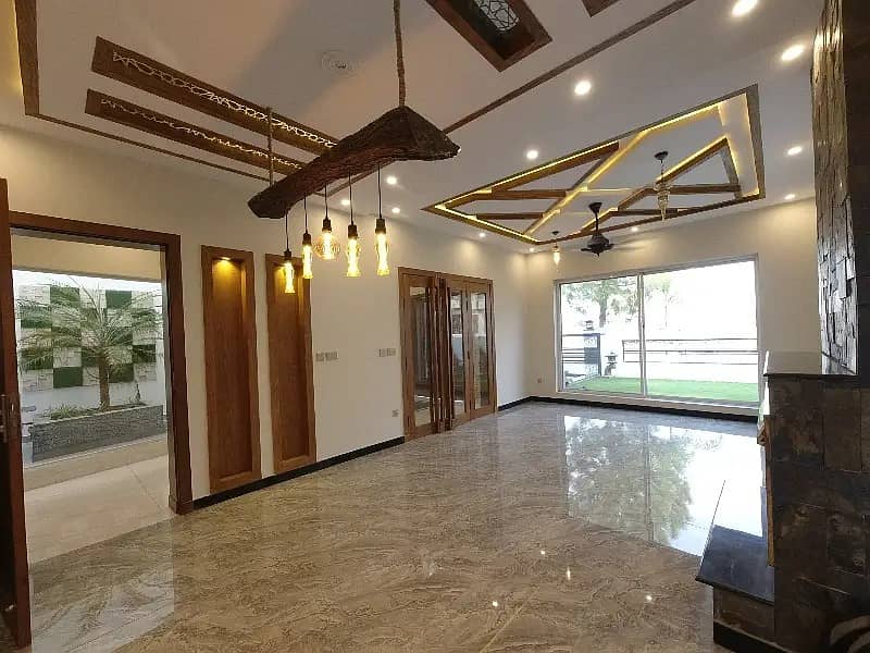 11 Marla 3 Bed Room Uper Portion in Gulraiz near Bahria Town 7