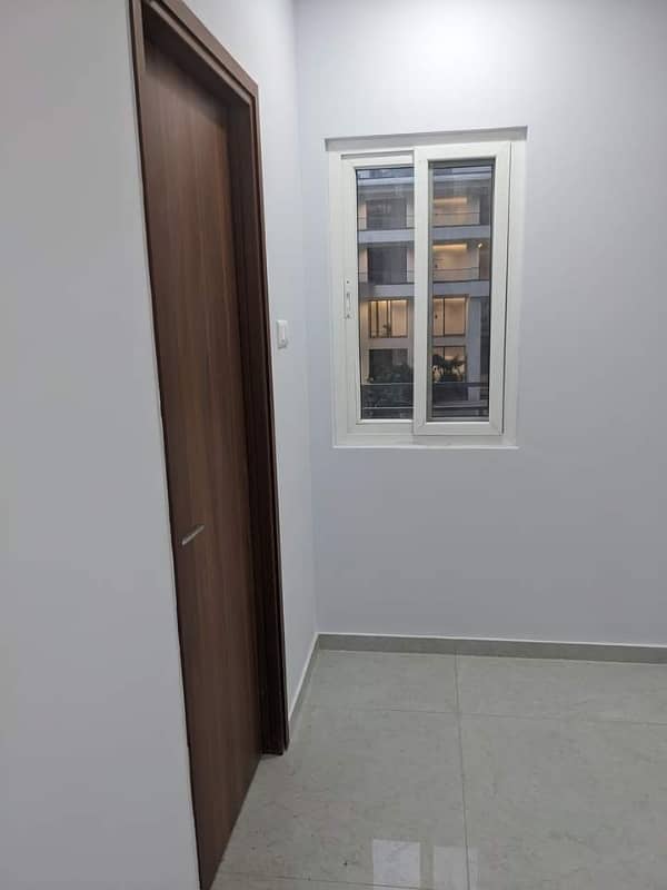 1200 sqft beautiful flat for sale in johar town 6