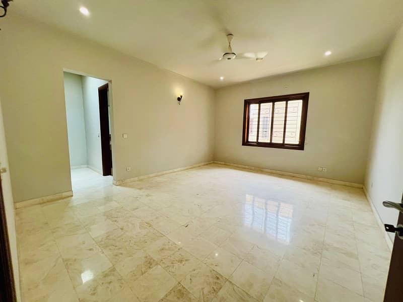 Old House In DHA Phase 6 For sale 10