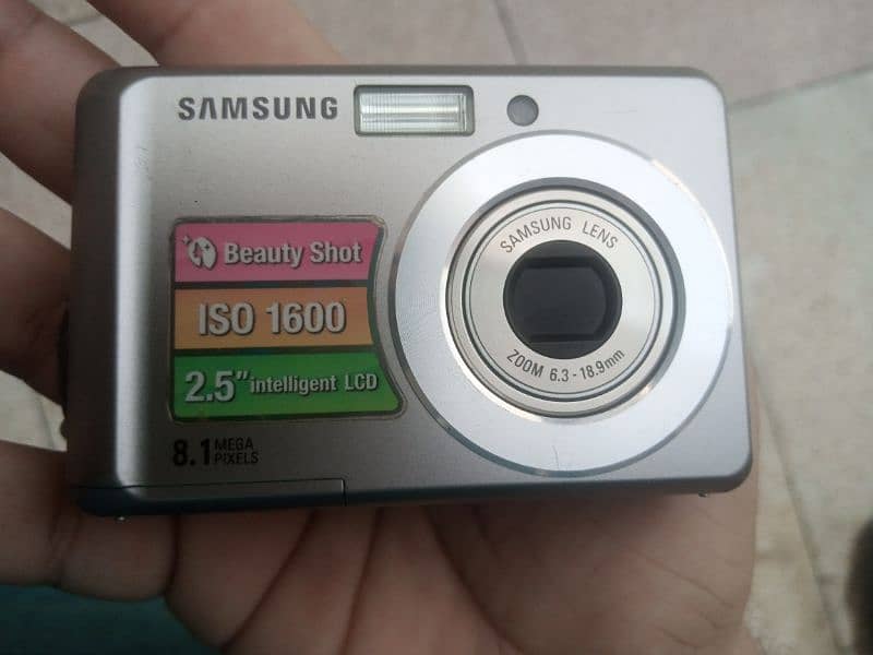 SAMSUNG brand new camera 6