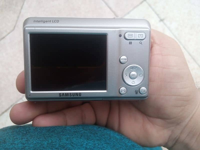 SAMSUNG brand new camera 8