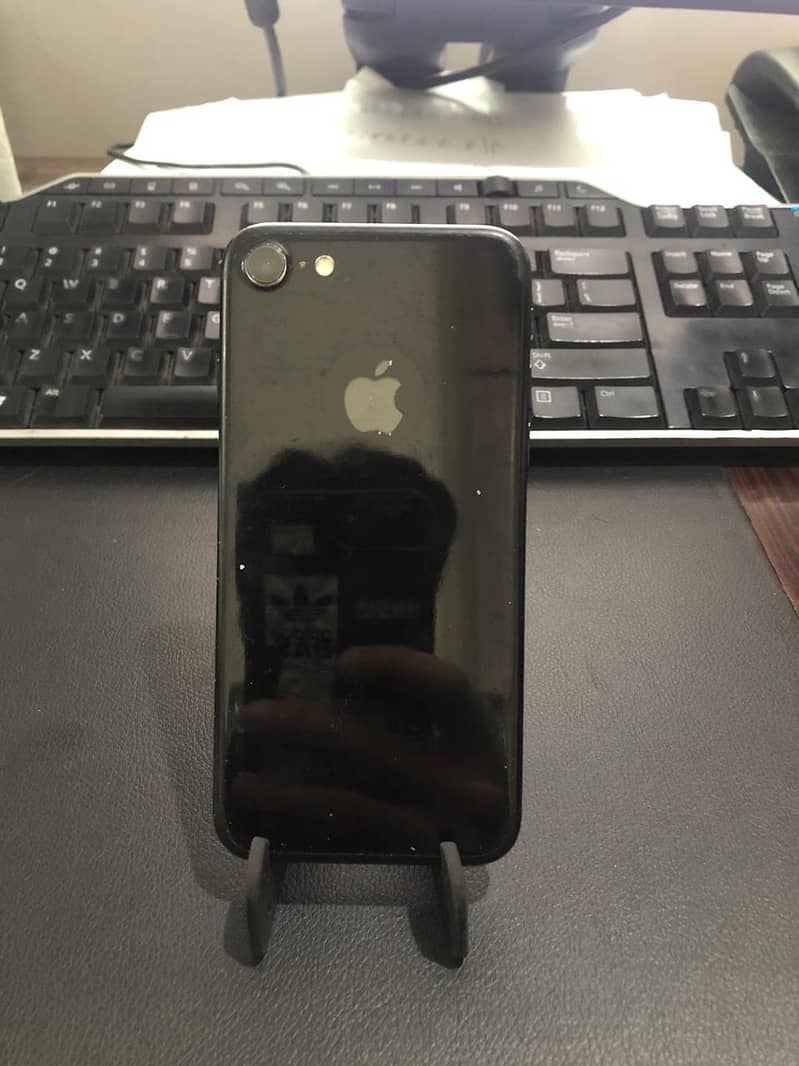 Iphone 7 Jet Black 128gb | Pta Approved 1