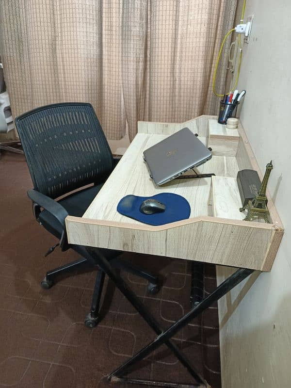 Office Chair and Table (1st hand) 1