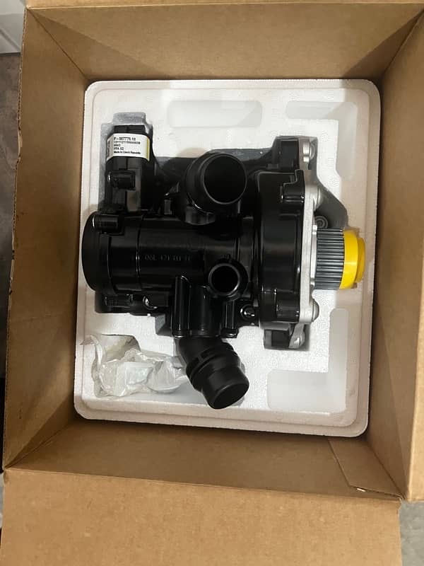 AUDI WATERPUMP AND THERMOSTAT 0