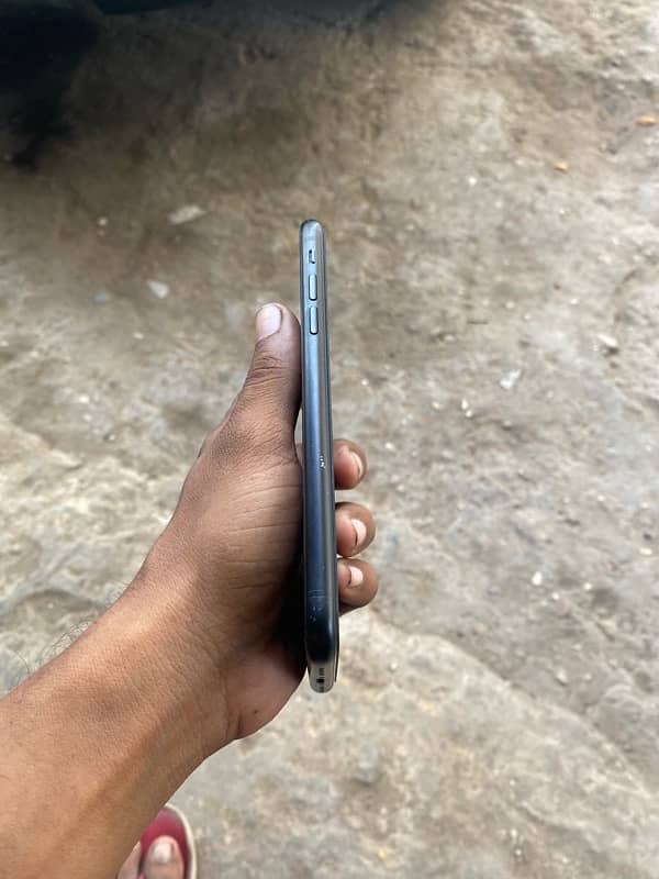 iphone Xr sealed paice 2