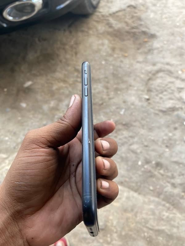 iphone Xr sealed paice 5