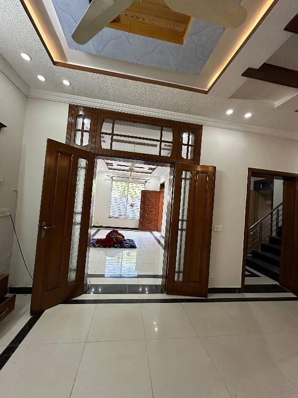 G 13 2 size 30x60 brand new house for sale beautiful location 1