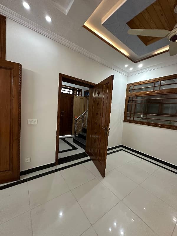 G 13 2 size 30x60 brand new house for sale beautiful location 2