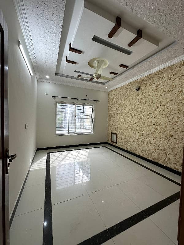 G 13 2 size 30x60 brand new house for sale beautiful location 12