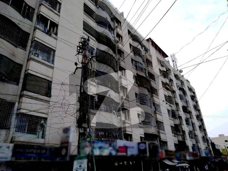 Prime Location Flat Sized 1350 Square Feet Is Available For sale In Gulshan-e-Iqbal - Block 13-D2 29