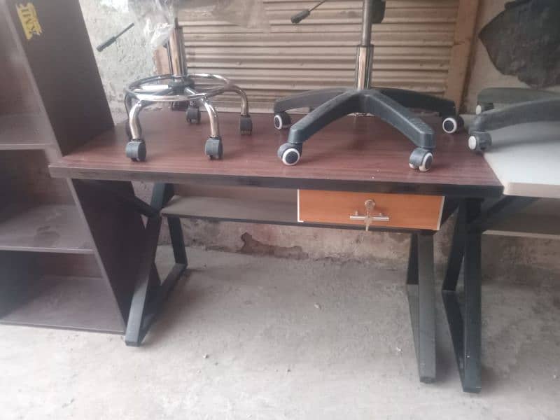 Computer Table Frame size 2/4 Low price: . Whatsapp: 03244307628 0