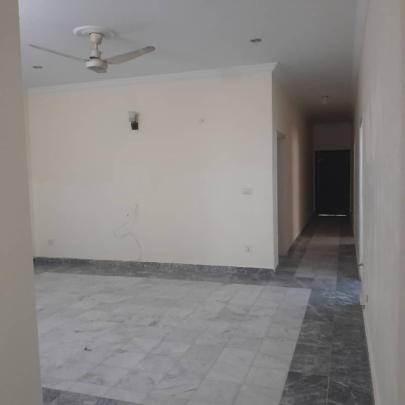 1 kanal lower ground portion available for rent in E11 11