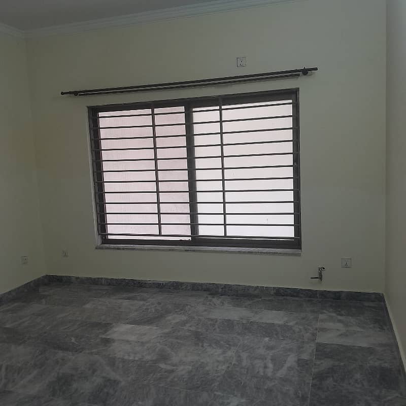 1 kanal lower ground portion available for rent in E11 21