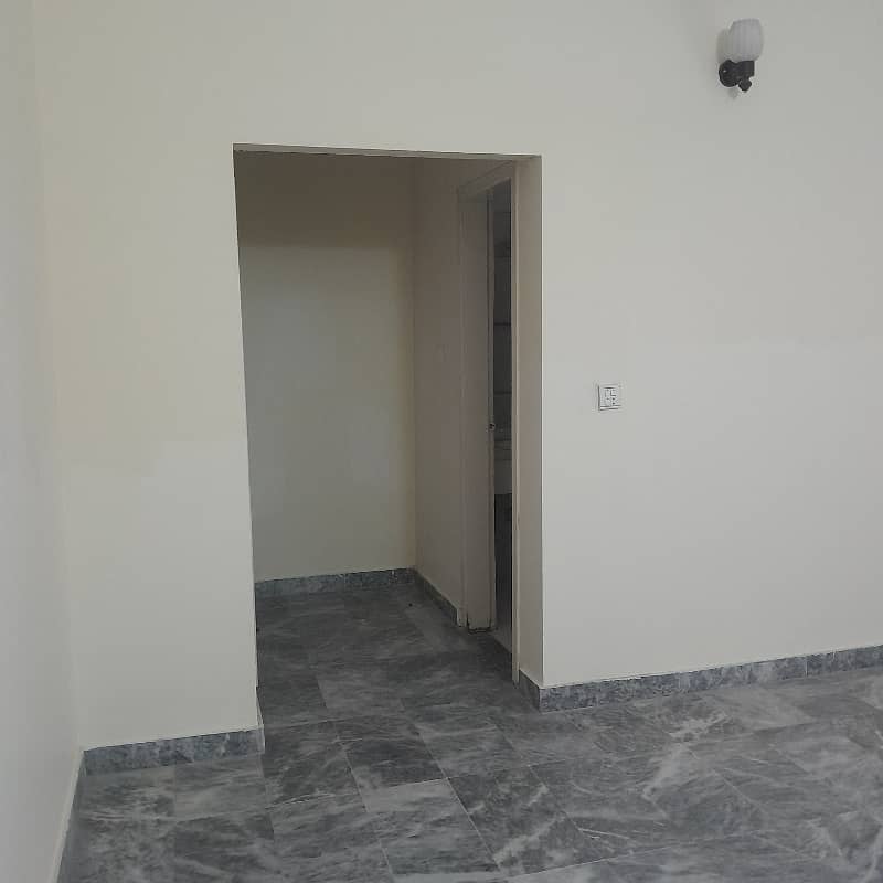 1 kanal lower ground portion available for rent in E11 22