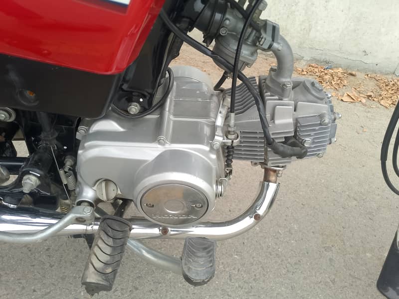 Honda CD 70 2024 4