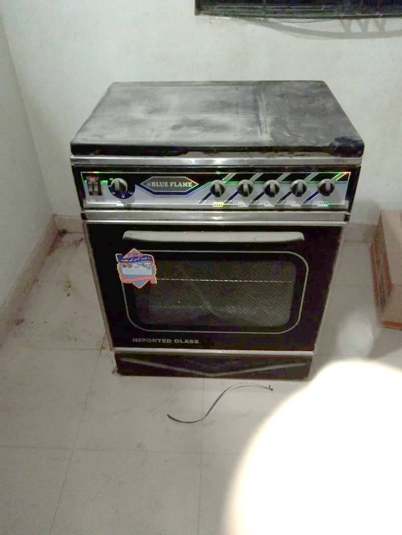 3-Burner Gas Oven with Single-Door Oven Compartment 0