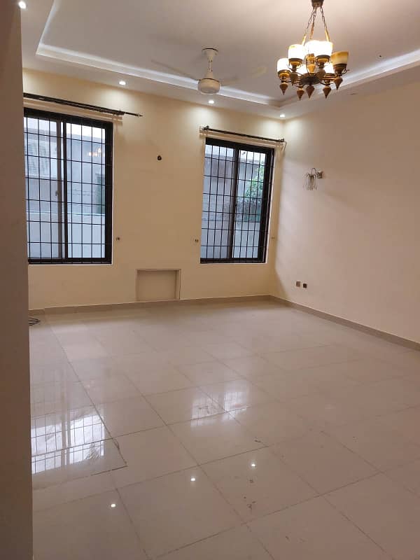 20-Marla Full House for Rent in DHA Ph-1 Lahore Owner Built House. 5