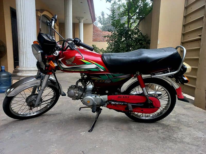 HONDA CD 70 RED COLOUR 2022 1