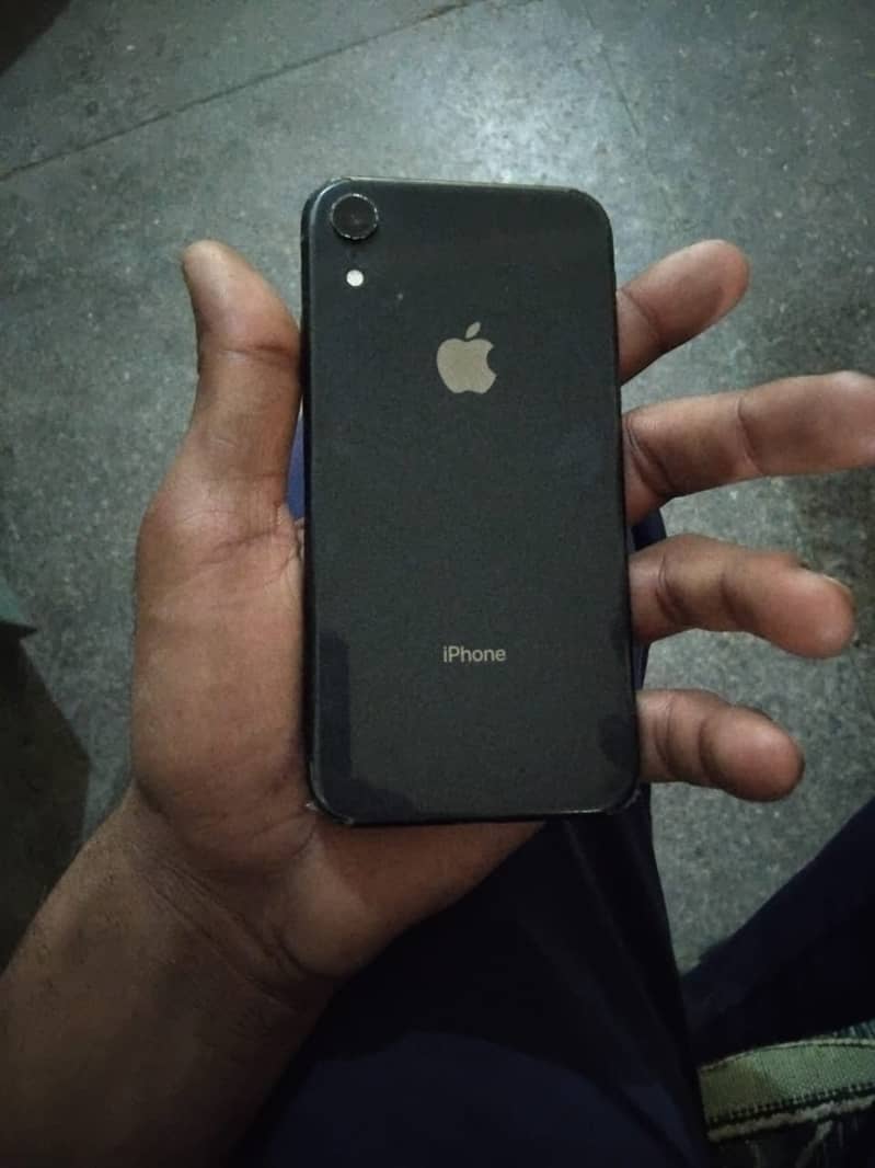 iPhone XR 1