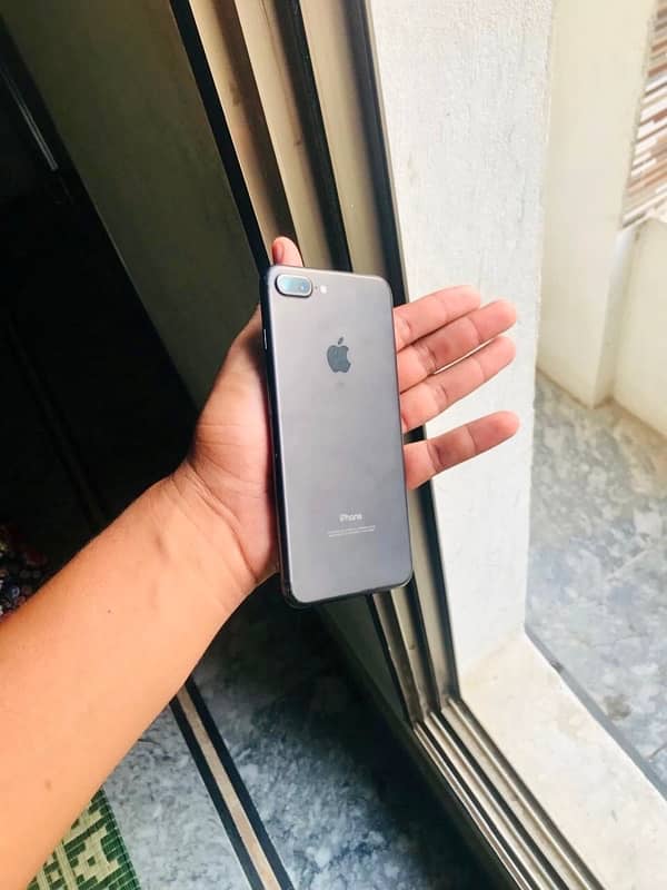 iPhone 7 plus pta approved 0