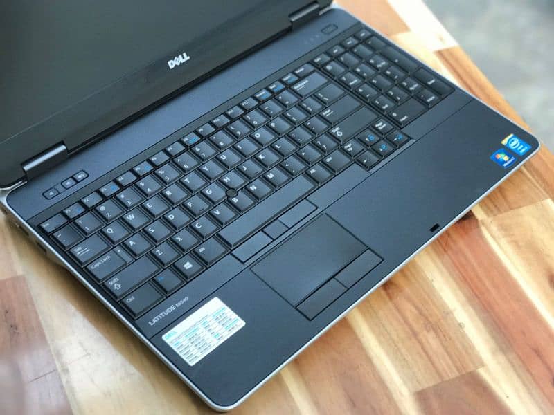 Dell Sliver Core i5 4th Generation (Ram 8GB + SSD 128GB) 15.6 Display 2