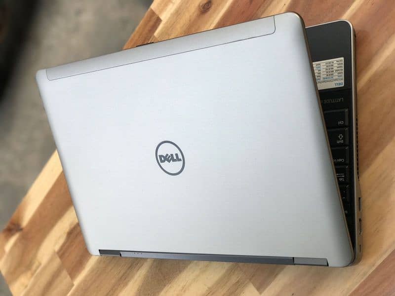 Dell Sliver Core i5 4th Generation (Ram 8GB + SSD 128GB) 15.6 Display 4