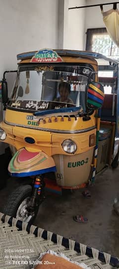 selling CNG tez raftar rickshaw