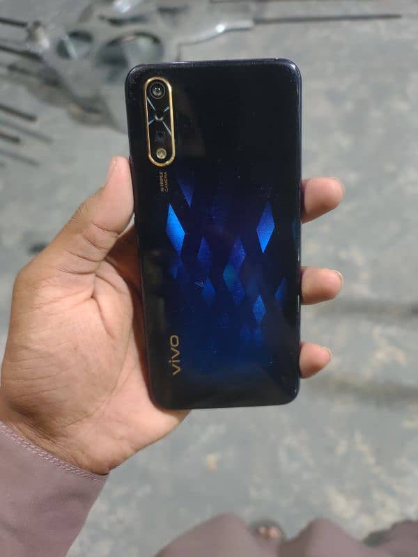 vivo s1 4/128 original urgent sell 0