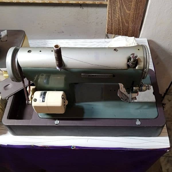 Brand new Juke sewing machine 0